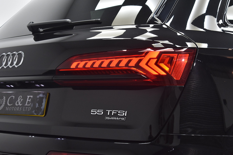 Audi Q7 TFSI V6 Black Edition - U5986