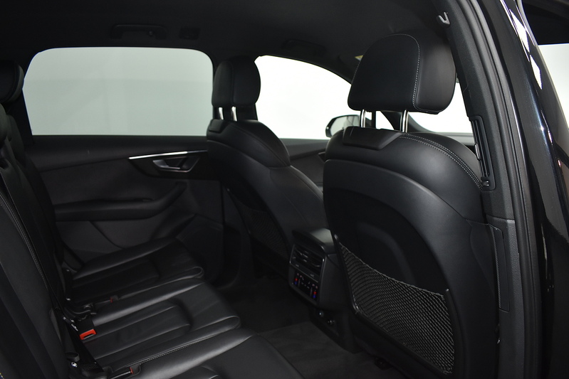 Audi Q7 TFSI V6 Black Edition - U5986