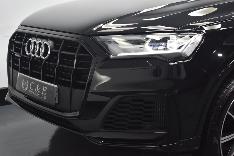 Audi Q7 TFSI V6 Black Edition - U5986