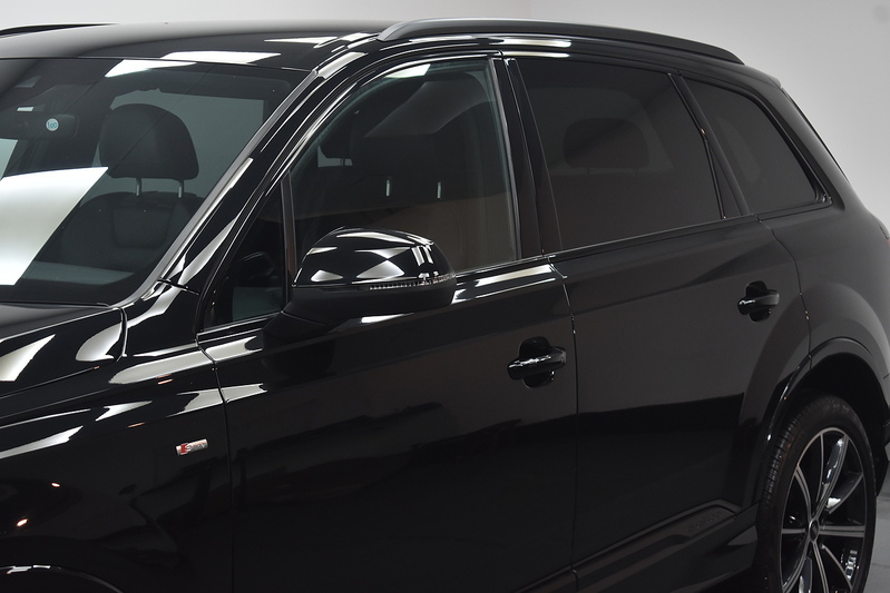 Audi Q7 TFSI V6 Black Edition - U5986