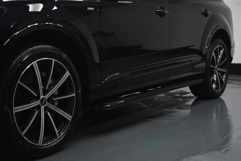 Audi Q7 TFSI V6 Black Edition - U5986