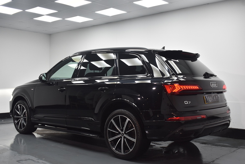 Audi Q7 TFSI V6 Black Edition - U5986