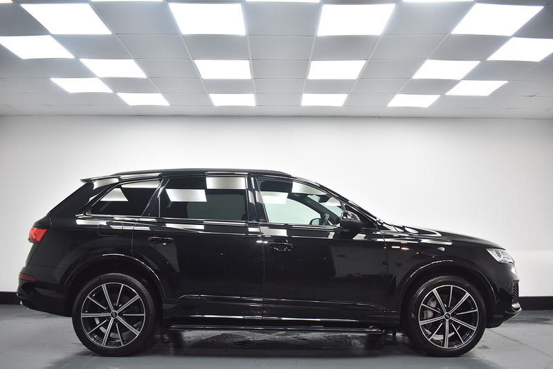 Audi Q7 TFSI V6 Black Edition - U5986