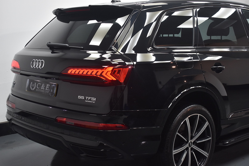 Audi Q7 TFSI V6 Black Edition - U5986