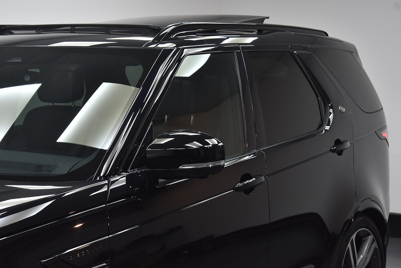 Land Rover Discovery D300 MHEV R-Dynamic HSE - U5992