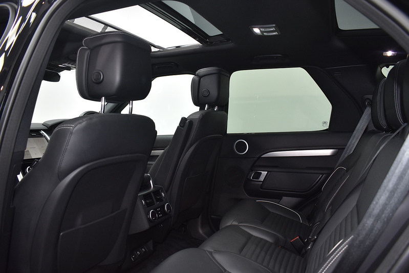 Land Rover Discovery D300 MHEV R-Dynamic HSE - U5992