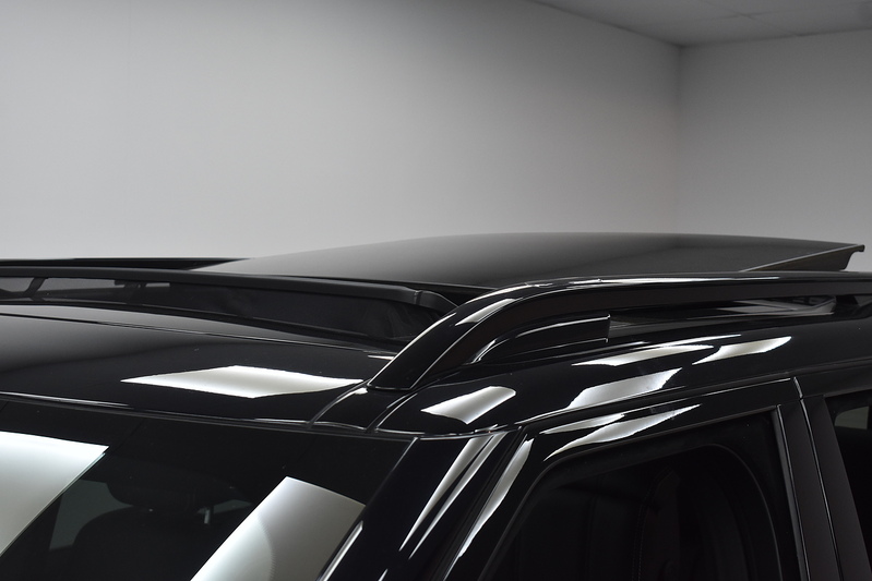 Land Rover Discovery D300 MHEV R-Dynamic HSE - U5992