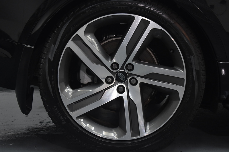 Land Rover Discovery D300 MHEV R-Dynamic HSE - U5992