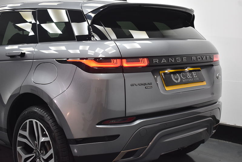 Land Rover Range Rover Evoque P300e R-Dynamic HSE - U5994