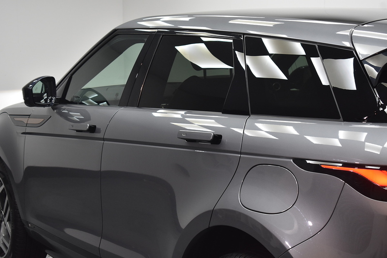 Land Rover Range Rover Evoque P300e R-Dynamic HSE - U5994