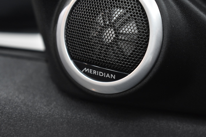 Land Rover Range Rover Evoque P300e R-Dynamic HSE - U5994