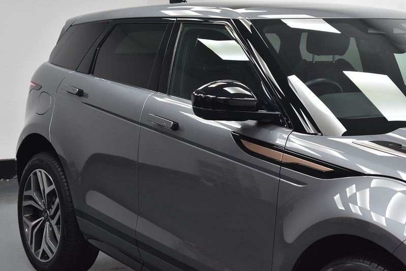 Land Rover Range Rover Evoque P300e R-Dynamic HSE - U5994