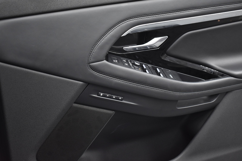 Land Rover Range Rover Evoque P300e R-Dynamic HSE - U5994