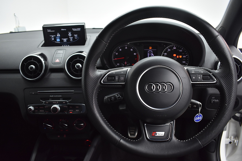 Audi A1 TFSI S line - U6002