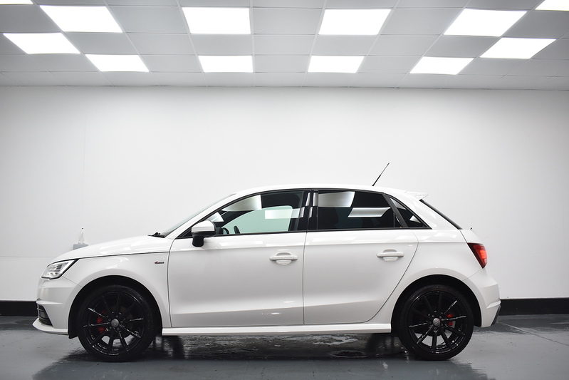Audi A1 TFSI S line - U6002