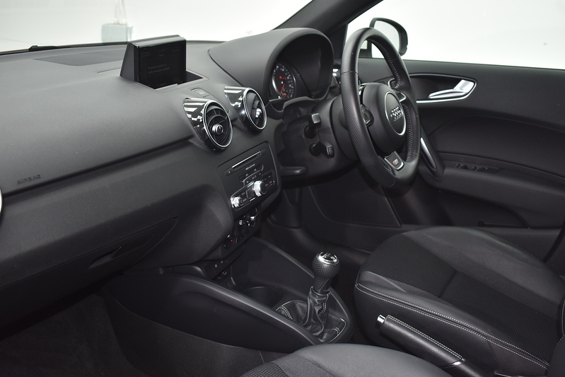 Audi A1 TFSI S line - U6002