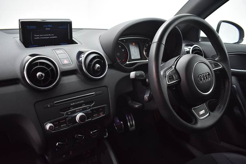 Audi A1 TFSI S line - U6002