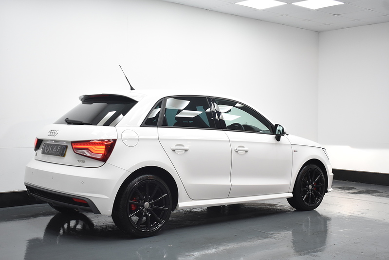 Audi A1 TFSI S line - U6002