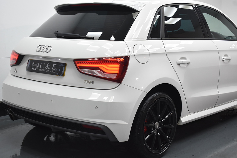 Audi A1 TFSI S line - U6002