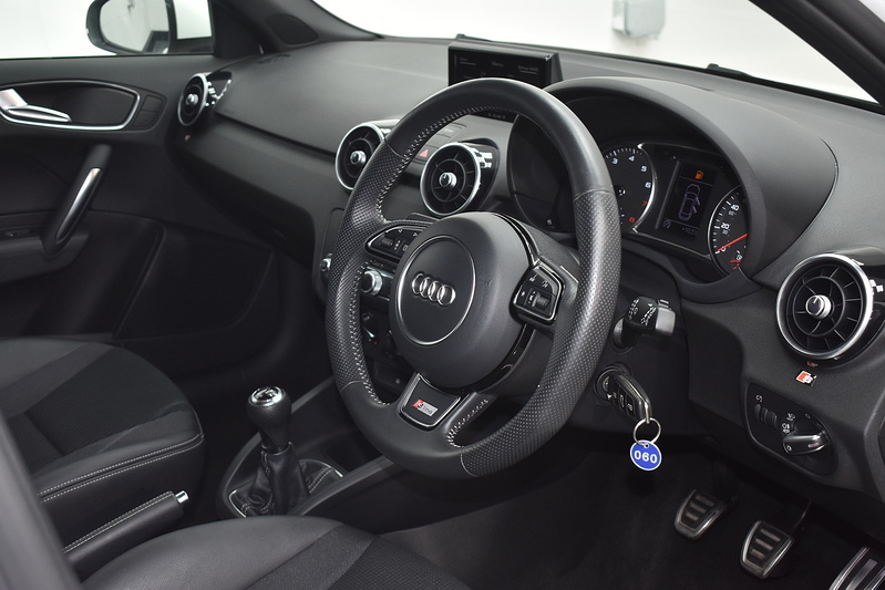 Audi A1 TFSI S line - U6002