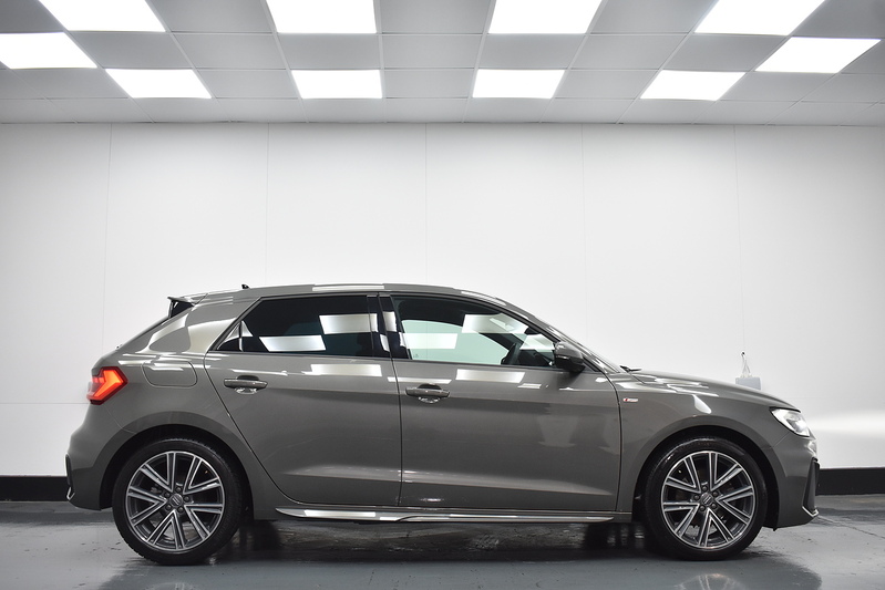 Audi A1 TFSI S line - U6008