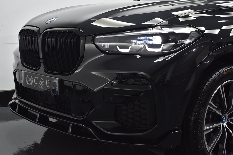 BMW X5 45e M Sport - U6009