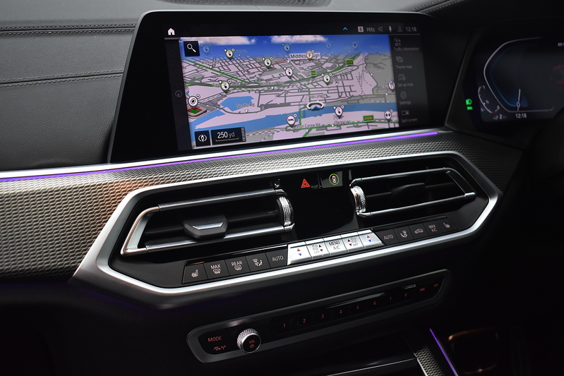 BMW X5 45e M Sport - U6009