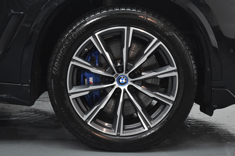 BMW X5 45e M Sport - U6009