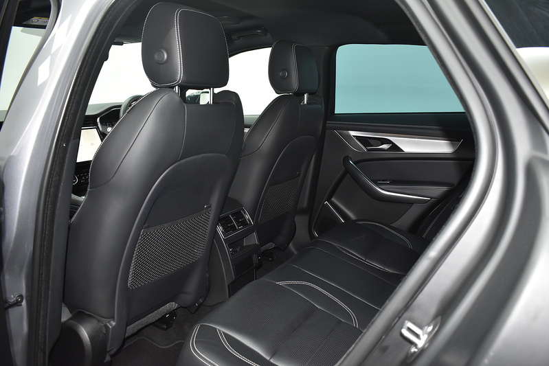 Jaguar F-PACE D200 MHEV R-Dynamic S - U6013