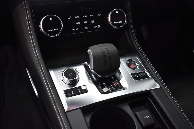 Jaguar F-PACE D200 MHEV R-Dynamic S - U6013