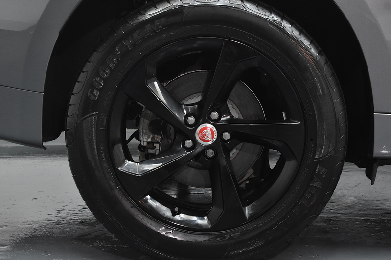 Jaguar F-PACE D200 MHEV R-Dynamic S - U6013