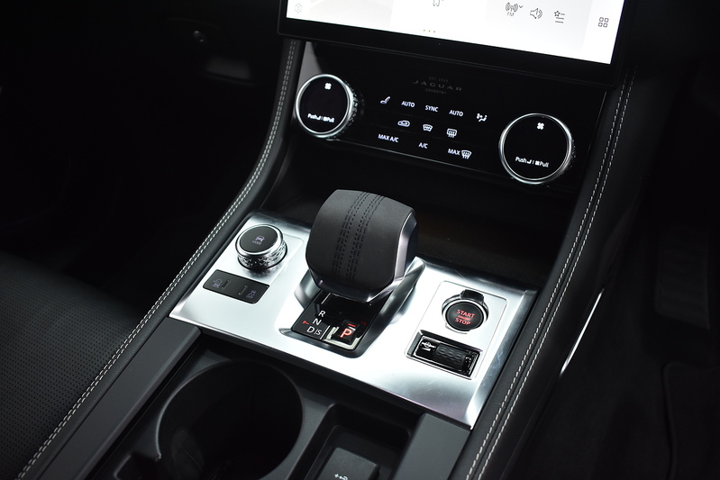 Jaguar F-PACE D200 MHEV R-Dynamic S - U6013