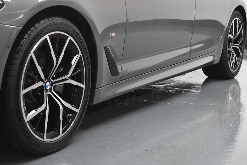 BMW 5 Series 520d MHT M Sport - U6014