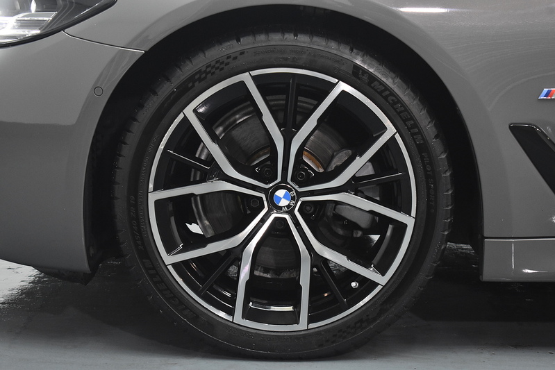 BMW 5 Series 520d MHT M Sport - U6014