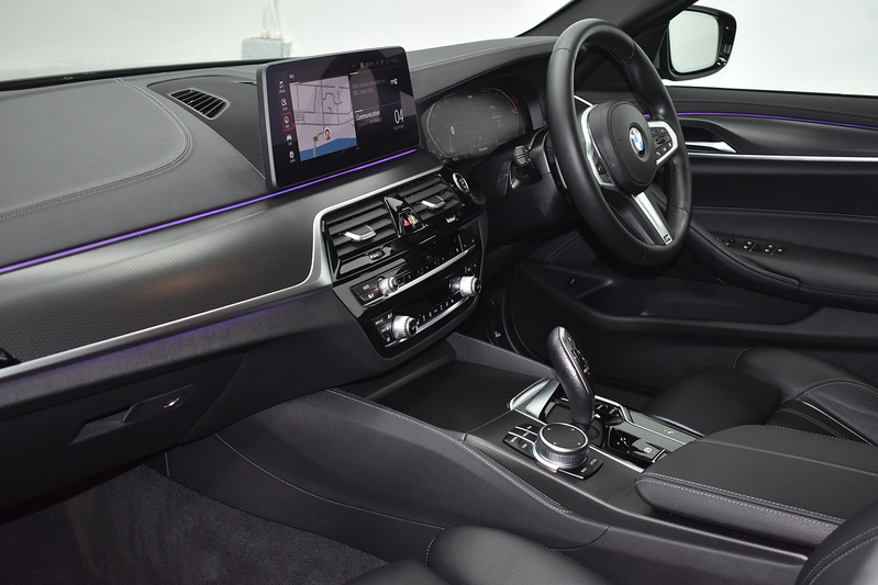 BMW 5 Series 520d MHT M Sport - U6014