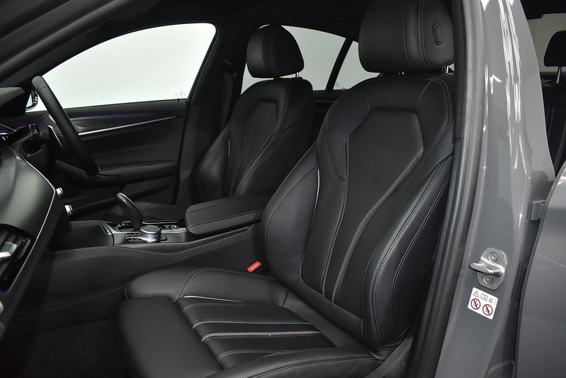 BMW 5 Series 520d MHT M Sport - U6014