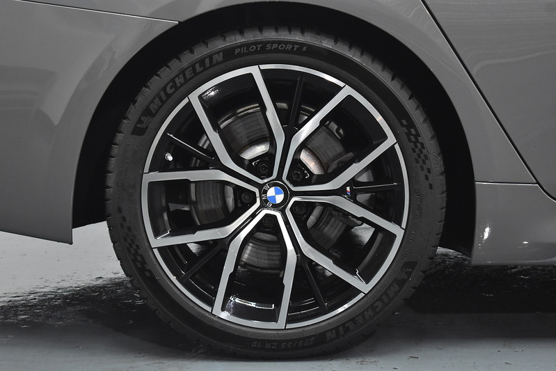 BMW 5 Series 520d MHT M Sport - U6014