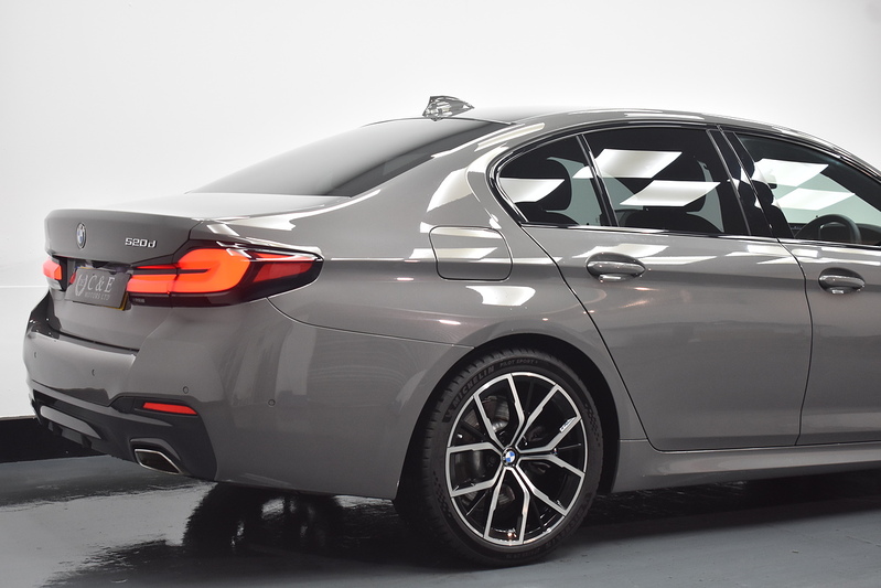 BMW 5 Series 520d MHT M Sport - U6014