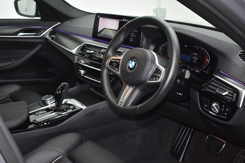BMW 5 Series 520d MHT M Sport - U6014