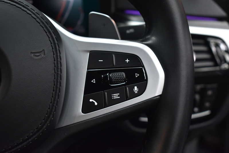 BMW 5 Series 520d MHT M Sport - U6014