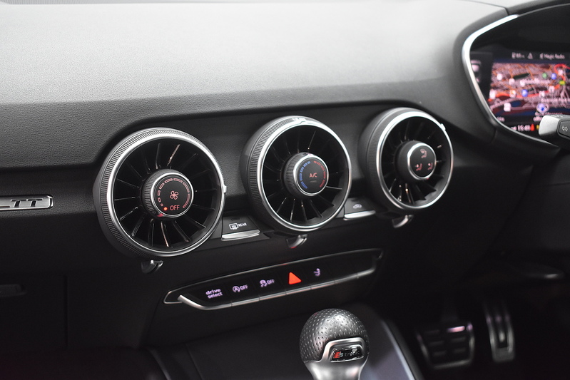 Audi TT TFSI S line - U6015