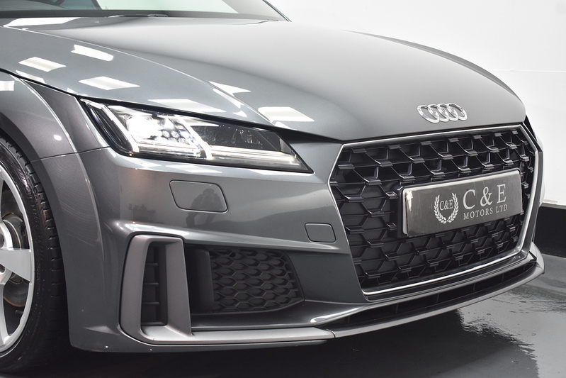 Audi TT TFSI S line - U6015