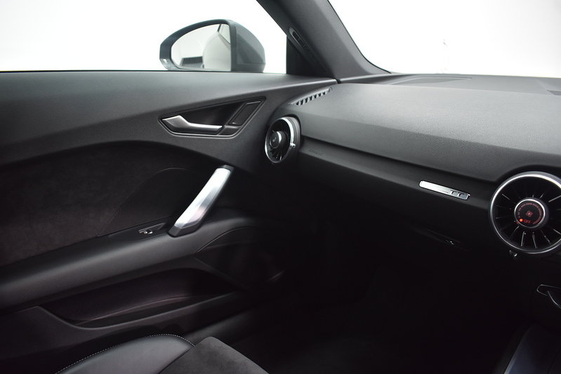 Audi TT TFSI S line - U6015