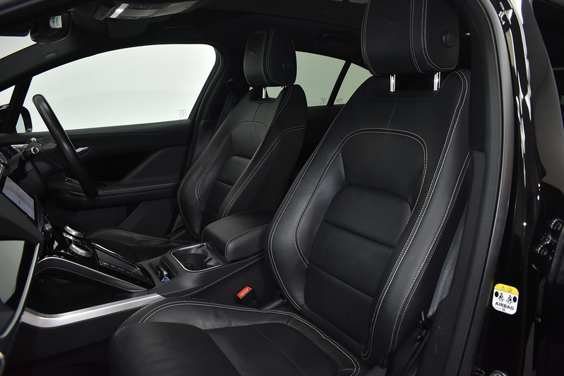Jaguar I-PACE 400 Black - U6016