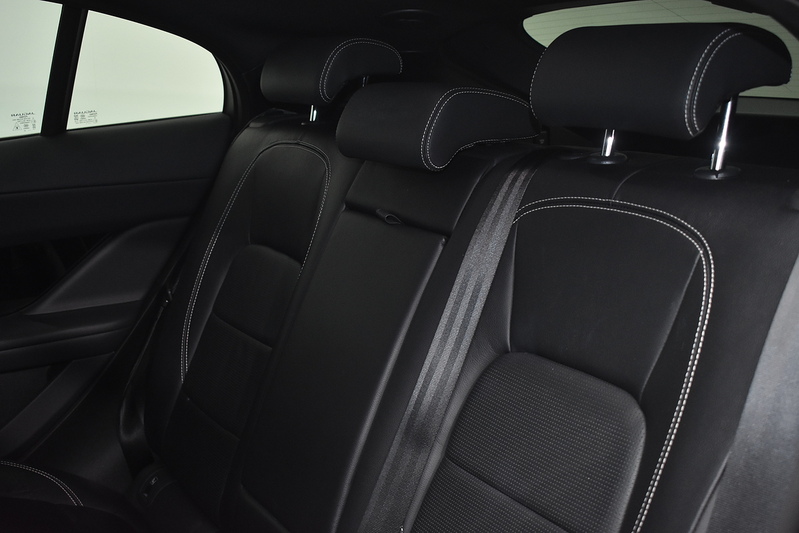 Jaguar I-PACE 400 Black - U6016
