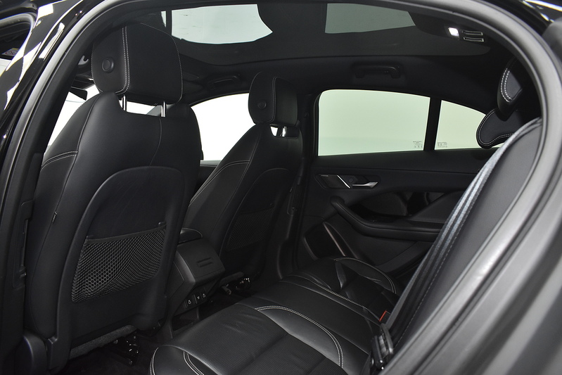 Jaguar I-PACE 400 Black - U6016