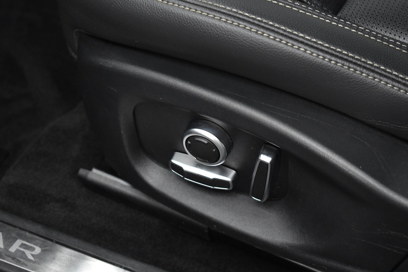 Jaguar I-PACE 400 Black - U6016