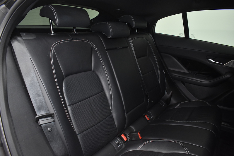 Jaguar I-PACE 400 Black - U6016