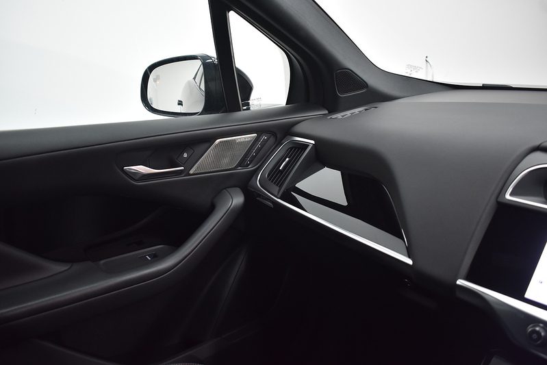 Jaguar I-PACE 400 Black - U6016