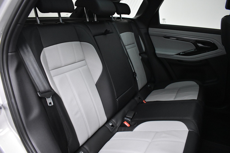 Land Rover Range Rover Evoque P300e R-Dynamic S - U6019